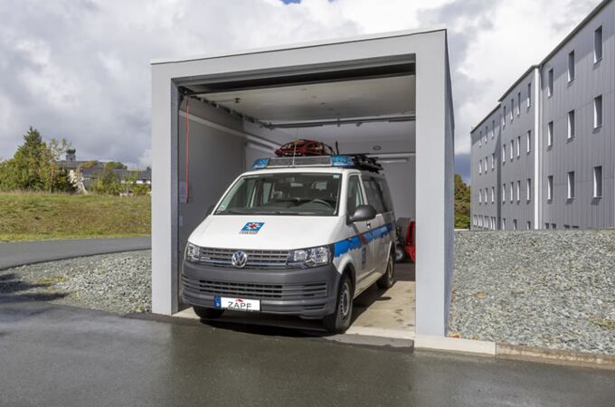 Große Fertiggarage für Transporter