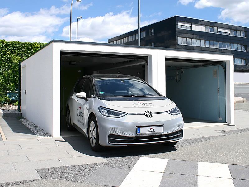 Bei Sommerhitze Auto besser in der Garage parken
