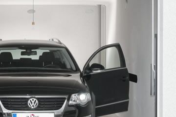 Türstoßleiste: schont die Garage und die Autotür