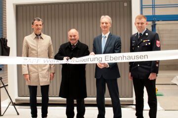Einweihung der neuen Werkshalle in Ebenhausen