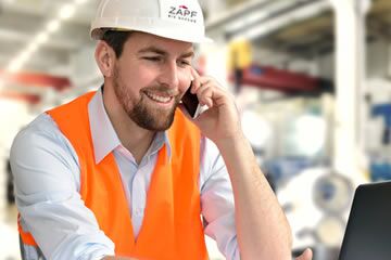 Bauleiter begleitet die Garagenbaustelle bis zur Montage