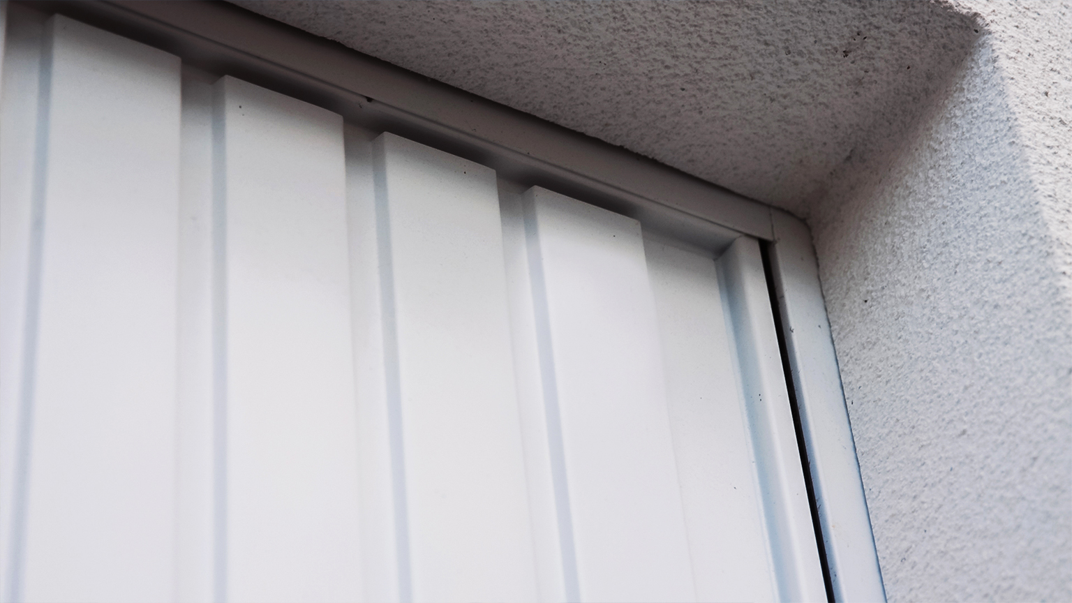 zapf_blog_beitragstitel_garagentor_sektionaltor Doppelgarage mit zwei Toren im Vergleich. Sektionaltor und Schwingtor. Die beste Auswahl für ZAPF.